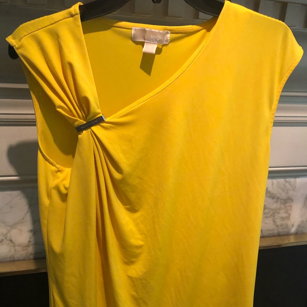 Michael Kors stylish hi lo shirt size M